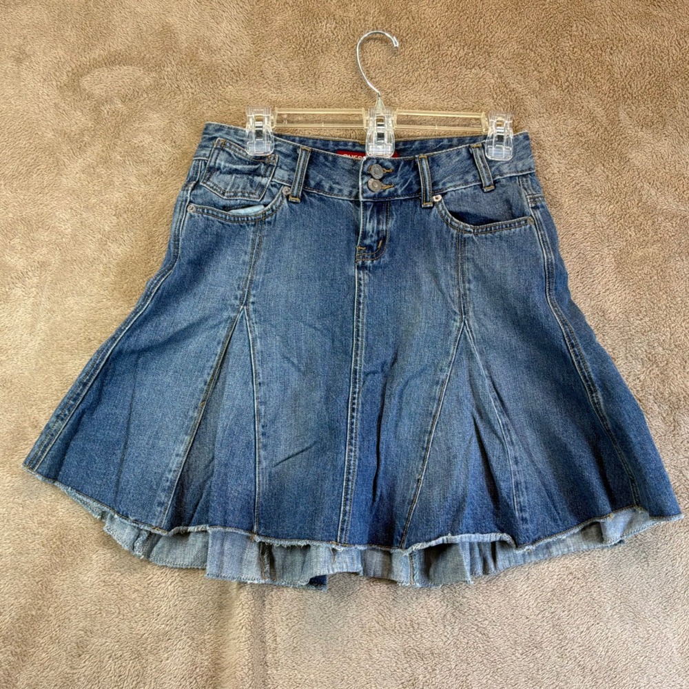 Guess Jeans Denim Mini Skirt 27 Pleated Flared Raw Hem Western Boho Festival EUC